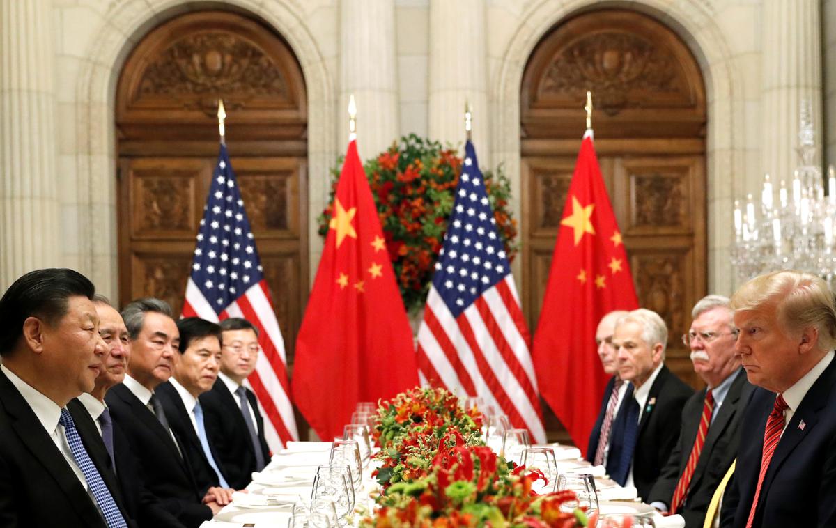 Donald Trump in Ši Džinping | Kitajski predsednik Ši Džinping in ameriški predsednik Donald Trump sta decembra lani v Argentini v trgovinski vojni začasno sklenila premirje. | Foto Reuters