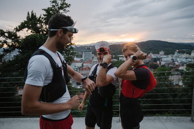 Z Lukom Hrenom in Rokom Kožarjem so lani tekli od Ljubljanskega gradu do Triglava. Za 120 kilometrov in 6.000 višinskih metrov so potrebovali 23 ur. Foto: Aljaž Repnik. | Foto: 