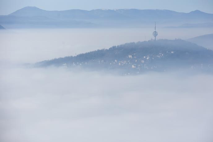 Onesnažen zrak v Sarajevu | Sarajevo je po onesnaženosti zraka redno med prvo deseterico najbolj onesnaženih mest na svetu. | Foto Bobo