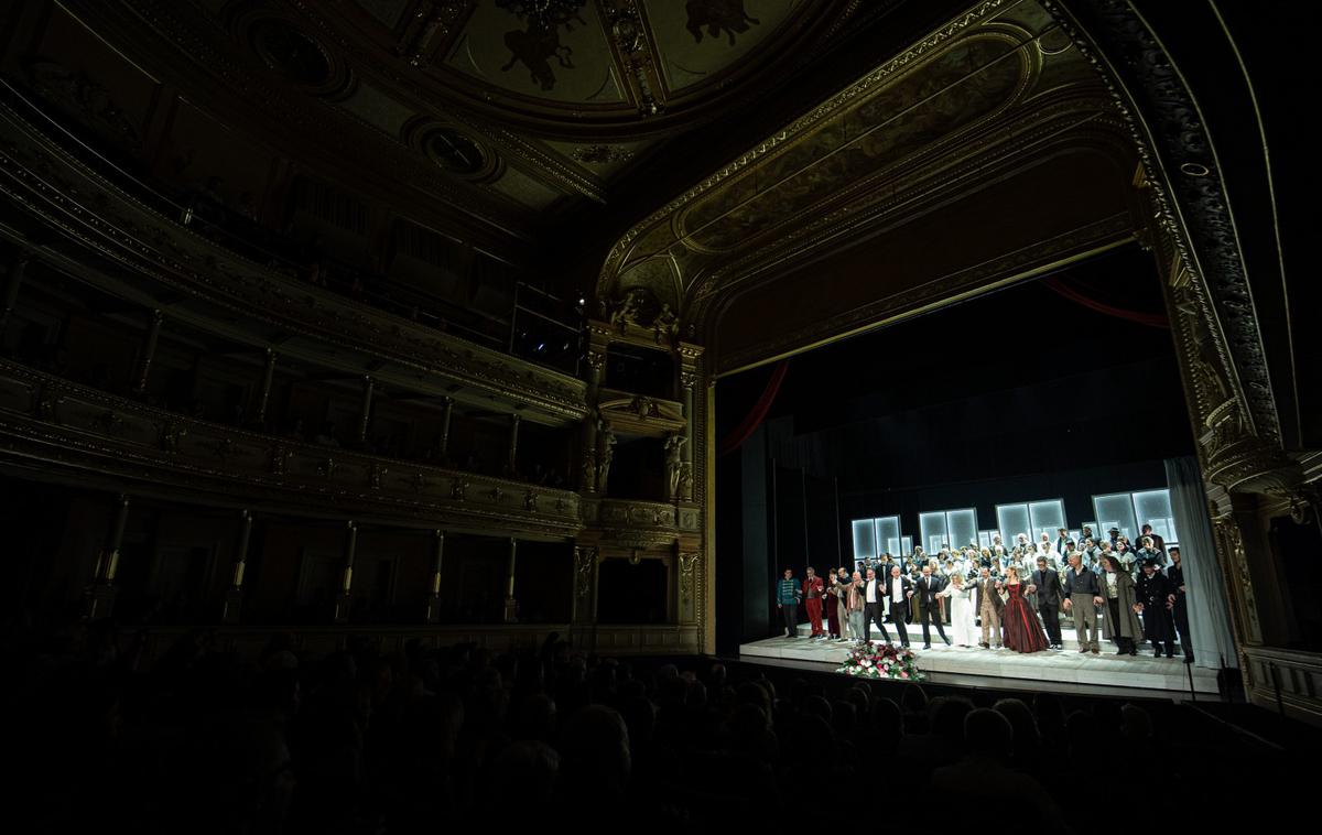 SNG Opera in balet Ljubljana | V nesreči sta se poškodovali dve pevki, ki okrevata v domači oskrbi. | Foto STA