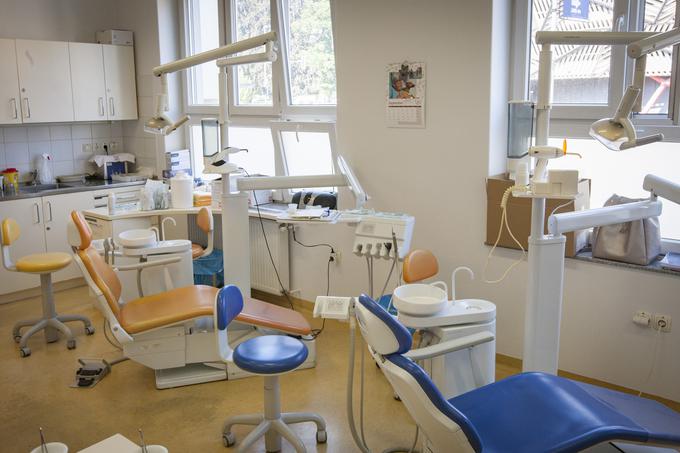 S sodobno opremo so zobozdravstveni pregledi lahko otrokom prijaznejši. | Foto: Bojan Puhek