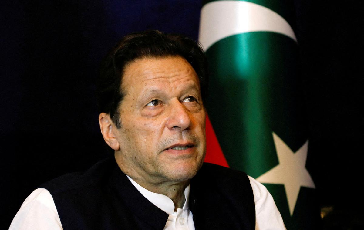 Imran Khan | Volitve je poleg vzajemnega obtoževanja med Khanom in Šarifom zaznamovalo tudi nasilje. | Foto Reuters
