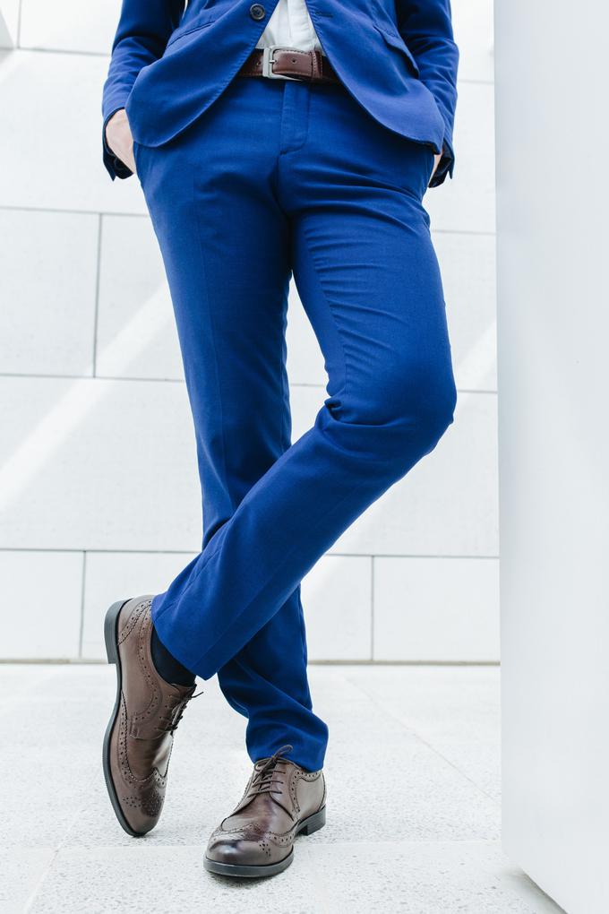 Večno eleganten vzorec Oxford in markantna modra eleganca. Popoln spoj za brezhiben stajling. | Foto: 