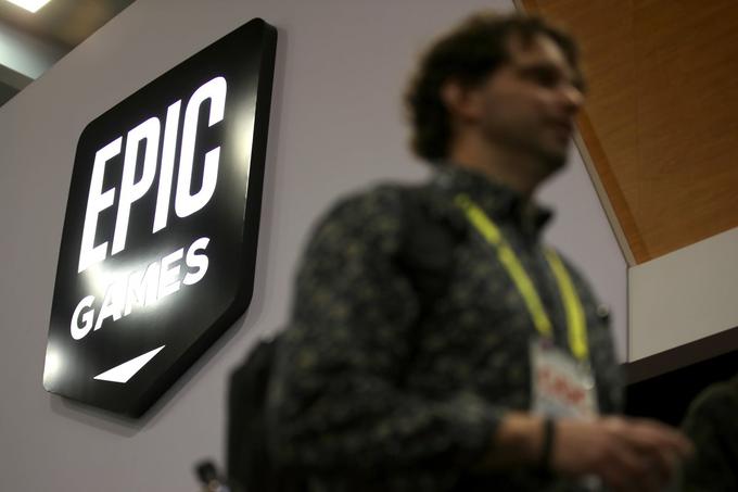 Epic Games je trenutno eno največjih in najbolj kontroverznih imen v svetu videoiger. Podjetje je decembra 2018 zagnalo svojo lastno digitalno trgovino z videoigrami in takoj postalo trn v peti drugim, predvsem velikanu tega področja Steamu, saj od vsake prodane videoigre vzamejo precej nižjo provizijo. To si lahko privoščijo, saj samo z igro Fortnite vsak mesec zaslužijo več kot sto milijonov evrov.  | Foto: Getty Images