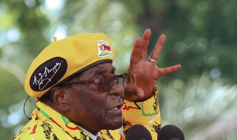 V Zimbabveju spor o kraju pokopa dolgoletnega predsednika Mugabeja