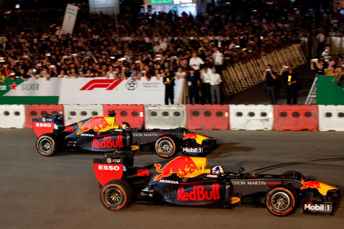 Vietnam Formula 1 | Ljubitelji formula 1 bodo v Vietnamu prihodnji mesec spremljali dirko. | Foto Reuters