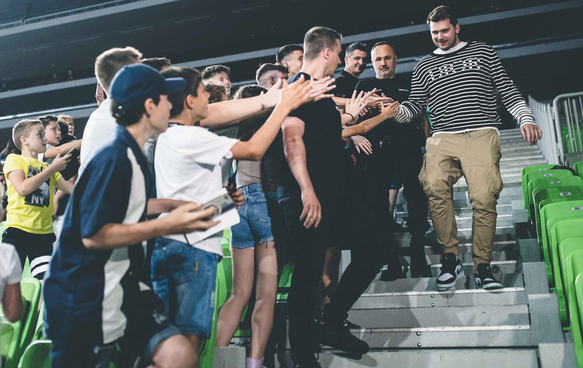 premiera 2017 | Slovenski ljubitelji košarke komaj čakajo, da 30. junija Dončića vidijo na tekmi v Stožicah. | Foto Grega Valančič/Sportida