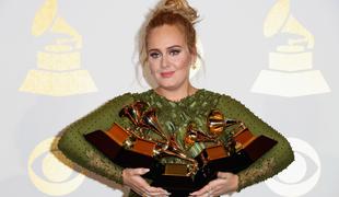 Je Adele priznala, da je poročena?