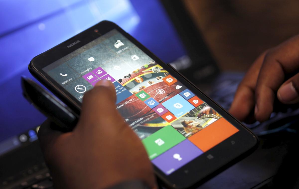 Windows 10 Mobile | Decembra bodo prenehali z javnimi objavami podpor in nadgradenj za Microsoftov operacijski sistem za mobilne naprave Windows 10 Mobile. | Foto Reuters