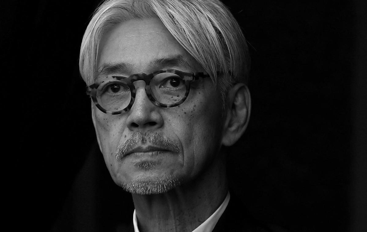 Ryuichi Sakamoto, ČB | "Jaz sem lovec," je Sakamoto nekoč povedal za agencijo dpa v New Yorku, kjer je dolga leta živel. "Lovim glasbo po vsem svetu," je dejal glasbenik, ki je s svojimi deli desetletja pisal glasbeno zgodovino. | Foto Reuters