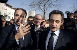 Vodstvo francoskih konservativcev prevzel Sarkozyjev zaveznik
