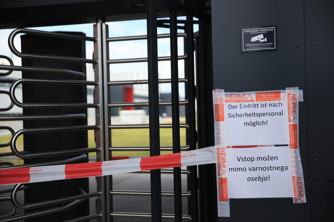 170 delavcem bodo ponudili, da jih do ponovnega zagona lakirnice napotijo na delo v tovarno v avstrijskem Gradcu, 30 pa jih potrebujejo za vzdrževanje obrata v Hočah. | Foto: Mediaspeed