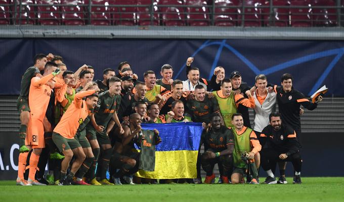Ukrajinski nogometaši po veliki zmagi v Nemčiji. | Foto: Reuters