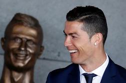 Oglasil se je umetnik ponesrečenega Ronaldovega kipa #foto