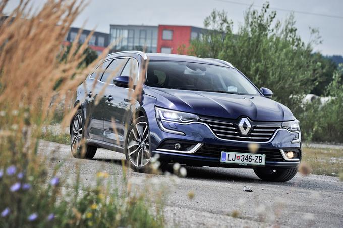 Renault je lani v Evropi prodal 125 tisoč avtomobilov več kot leta 2015 in se zavihtel na drugo mesto med vsemi znamkami.  | Foto: Ciril Komotar