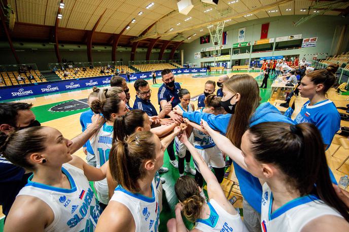 Slovenija : Črna Gora (ženska košarka, priprave na EuroBasket) | Slovenske košarkarice bodo v pripravah na evropsko prvenstvo odigrale dve pripravljalni tekmi, v petek s Poljsko, v soboto s Slovaško. | Foto Vid Ponikvar