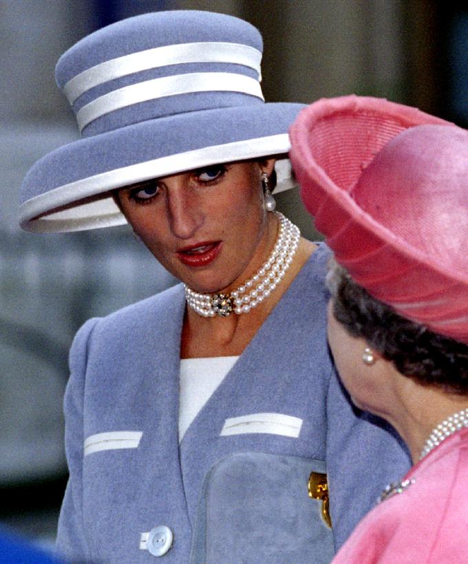 Z izbiro kontroverznih humanitarnih organizacij, ki jih je podpirala, je Diana jezila taščo, kraljico Elizabeto II. | Foto: Reuters