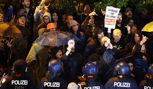 Berlinske ulice v znamenju protesta skrajne desnice in njenih nasprotnikov