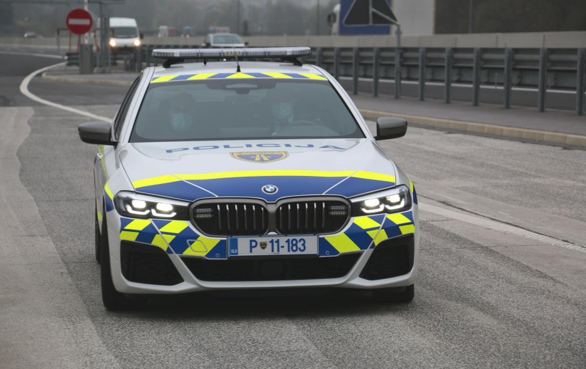 BMW policija | Državljanoma Francije in Rusije so odvzeli prostost, postopki in aktivnosti policistov v povezavi s tujci pa še potekajo.  | Foto policija