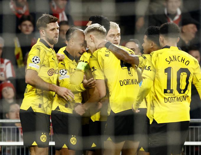Borussio Dortmund je v vodstvo popeljal nekdanji napadalec PSV. | Foto: Reuters
