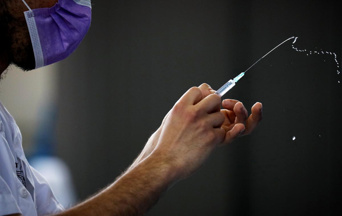 Cepljenje v Izraelu | V Izraelu kljub hitremu cepljenju prebivalstva število okužb z novim koronavirusom še vedno narašča. | Foto Reuters