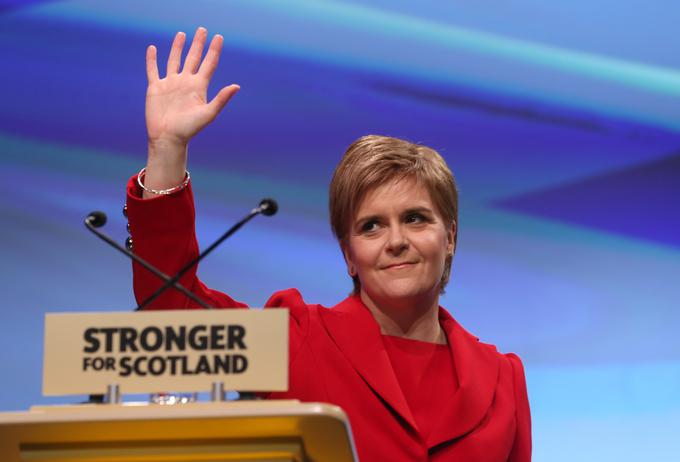 Škotska premierka Nicola Sturgeon je že zagrozila z novim referendumom o škotski neodvisnosti. | Foto: Reuters