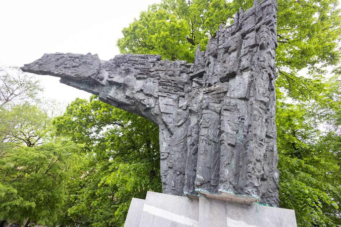 spomenik revolucije | Spomenik revolucije na Trgu republike. | Foto STA