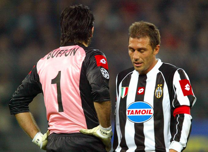 V začetku tega stoletja sta Buffon in zdajšnji selektor Italije Antonio Conte skupaj branila barve Juventusa. | Foto: Reuters