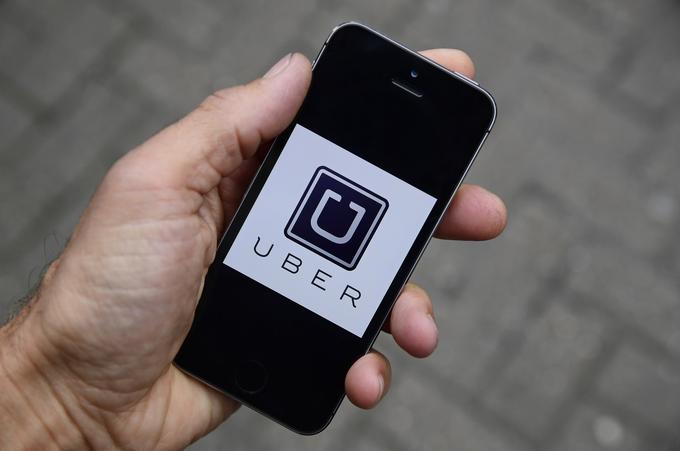 Pripravnik pravi: "Eden od najboljših vidikov dela za Uber, ki je zaradi tega v primerjavi z drugimi podjetji tudi precej edinstven, so tedenski sestanki s Travisom (Kalanickom, direktorjem Uberja, op. p.). Vodstvo podjetja zna tudi nagraditi in ceniti ideje vseh zaposlenih." | Foto: Reuters