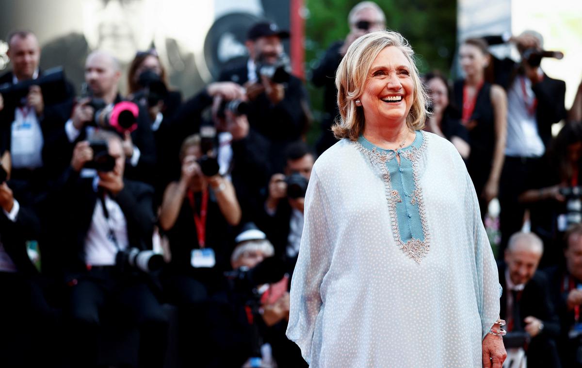 Filmski festival Benetke 2022 | Večera ob odprtju festivala se je udeležila tudi nekdanja ameriška prva dama Hillary Clinton. | Foto Reuters