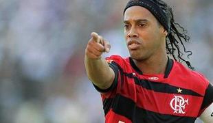 Heker napadel Ronaldinhovo spletno stran