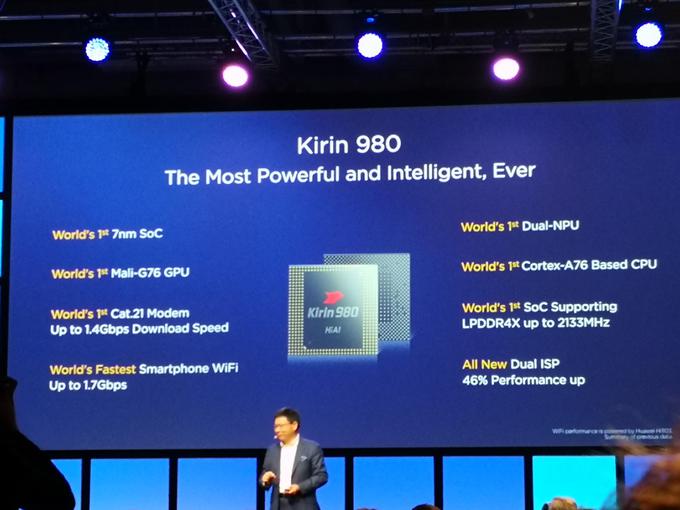 Richard Yu, glavni izvršni direktor Huaweijeve enote za potrošniško elektroniko, je prepričan o številnih presežnikih novega procesorja Kirin 980. V praksi ga bomo lahko preizkusili čez poldrugi mesec. | Foto: Srdjan Cvjetović