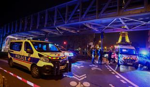 Tožilstvo: Osumljenec za napad z nožem v Parizu prisegel zvestobo Islamski državi
