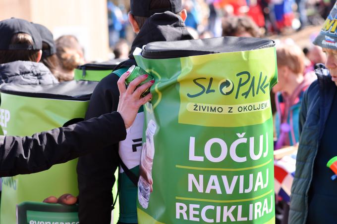 Zeleni nahrbtniki Slopaka namenjeni ozaveščevalnim dejavnostim na dogodkih. | Foto: Slopak d.o.o.