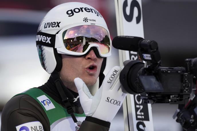 Anže Lanišek | Anže Lanišek se je po poškodbi vrnil na skakalnico. V tekmovalni ritem se bo kaj kmalu, na norveški turneji. | Foto Guliverimage