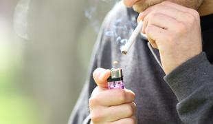 Na Švedskem kajenje od zdaj prepovedano tudi pred gostinskimi lokali