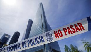 V Madridu zaradi grožnje z bombo evakuirali nebotičnik z veleposlaništvi