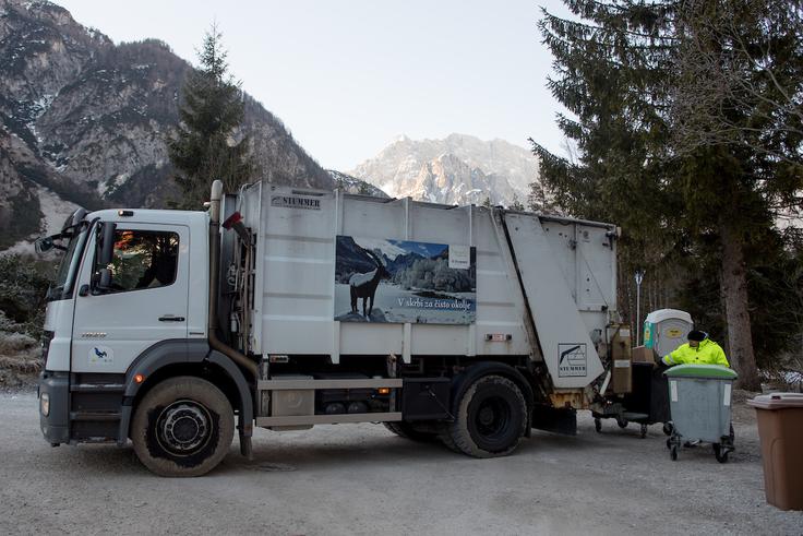 Planica 2017 Dan poetm Smetarji so na delu že od 5. ure zjutraj. | Foto: Matic Klanšek Velej/Sportida