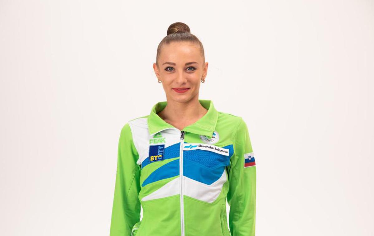 Jekatarina Vedenejeva | Ruska ritmična gimnastičarka Jekatarina Vedenejeva, ki od lanskega poletja nastopa za slovensko reprezentanco, se strinja, da bodo sankcije proti ruskim športnikom zanje boleč udarec.  | Foto osebni arhiv