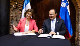 Ministrica Fajonova podpisala memorandum o sodelovanju z Gvatemalo