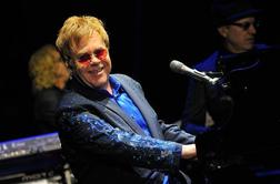 Elton John bo nastopil na podelitvi emmyjev