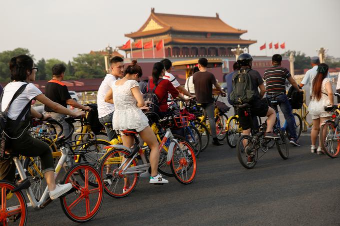 Peking vozniki koles | Foto: Reuters