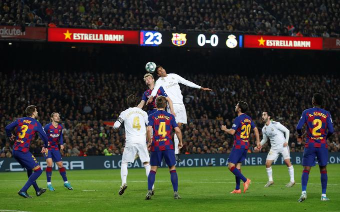 Na čase, ko so bile na dvobojih med Barcelono in Realom polne tribune, bo potrebno še malce počakati. | Foto: Reuters