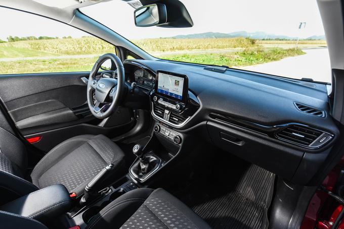 Navigacijski sistem Ford Sync 3 vključuje ozvočenje B&O, Bluetooth, povezljivost s sistemoma Android Auto ali Apple CarPlay. | Foto: Gašper Pirman