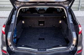 Ford S-max 2.0 TDCi vignale vs. Ford mondeo karavan 2.0 TDCI AWD titanium