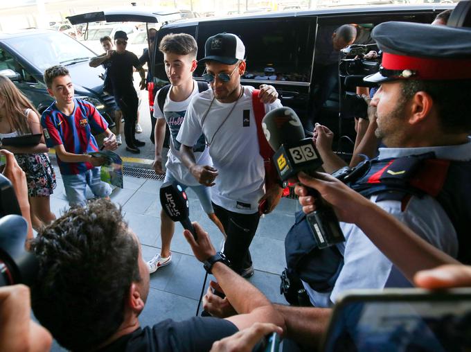 ''Ljubim Barcelono, ljubim Katalonijo, ki je postala moj dom, a kot športnik potrebujem nov izziv. Odločitev je bila težka, a čutim, da je pravi čas. Barcelona, hvala za vse, PSG, prihajam,'' je na Instagramu svoje oboževalce nagovoril Neymar. | Foto: Reuters