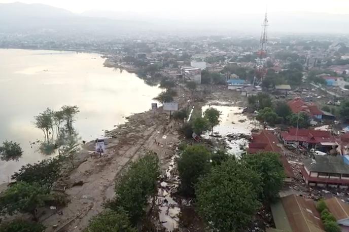 Sulavezi, cunami, potres | Mesto Palu je prizadel potres z magnitudo 7,5 in nato še cunami z do tri metre visokimi valovi. | Foto Reuters