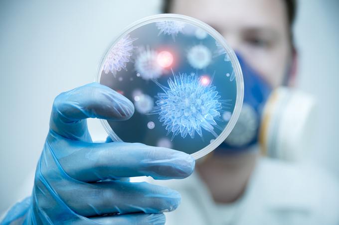 Virusi gripe so zelo nalezljivi, prenašajo se kapljično. | Foto: Getty Images