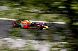 Red Bulla v ospredju v Singapurju, Hamilton na drugem treningu tretji