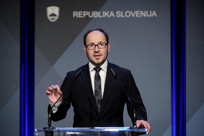Infrastrukturni minister Jernej Vrtovec je napovedal, da bodo spremenili zakonodajo, ki bi omogočila delovanje Uberja v Sloveniji. | Foto: Daniel Novakovič/STA